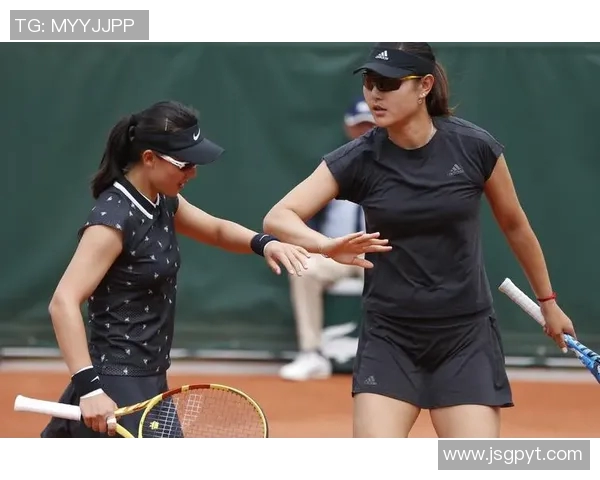 赛后分析:北京网球队与广州网球队的比赛节奏与战术对比探讨 赛后分析:北京网球队与广州网球队的比赛节奏与战术对比探讨