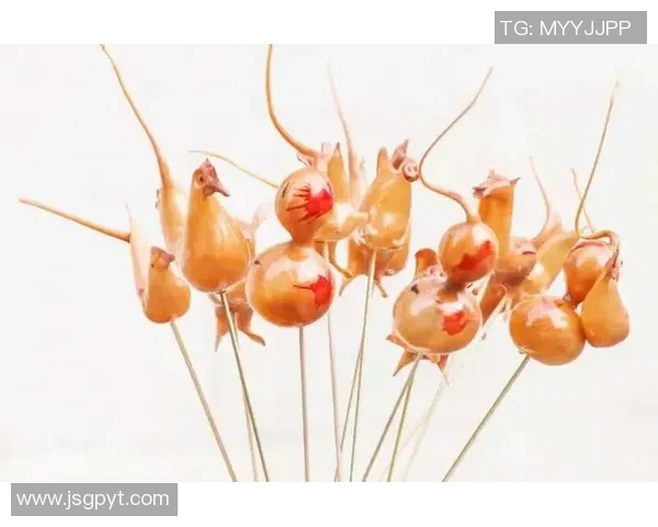 足球明星与糖人艺术的奇妙碰撞展现了运动与创意的完美结合 足球明星与糖人艺术的奇妙碰撞展现了运动与创意的完美结合